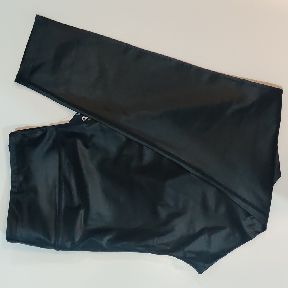 Walk Pop "Gia" Glossy Leggings - Picture 1 of 8